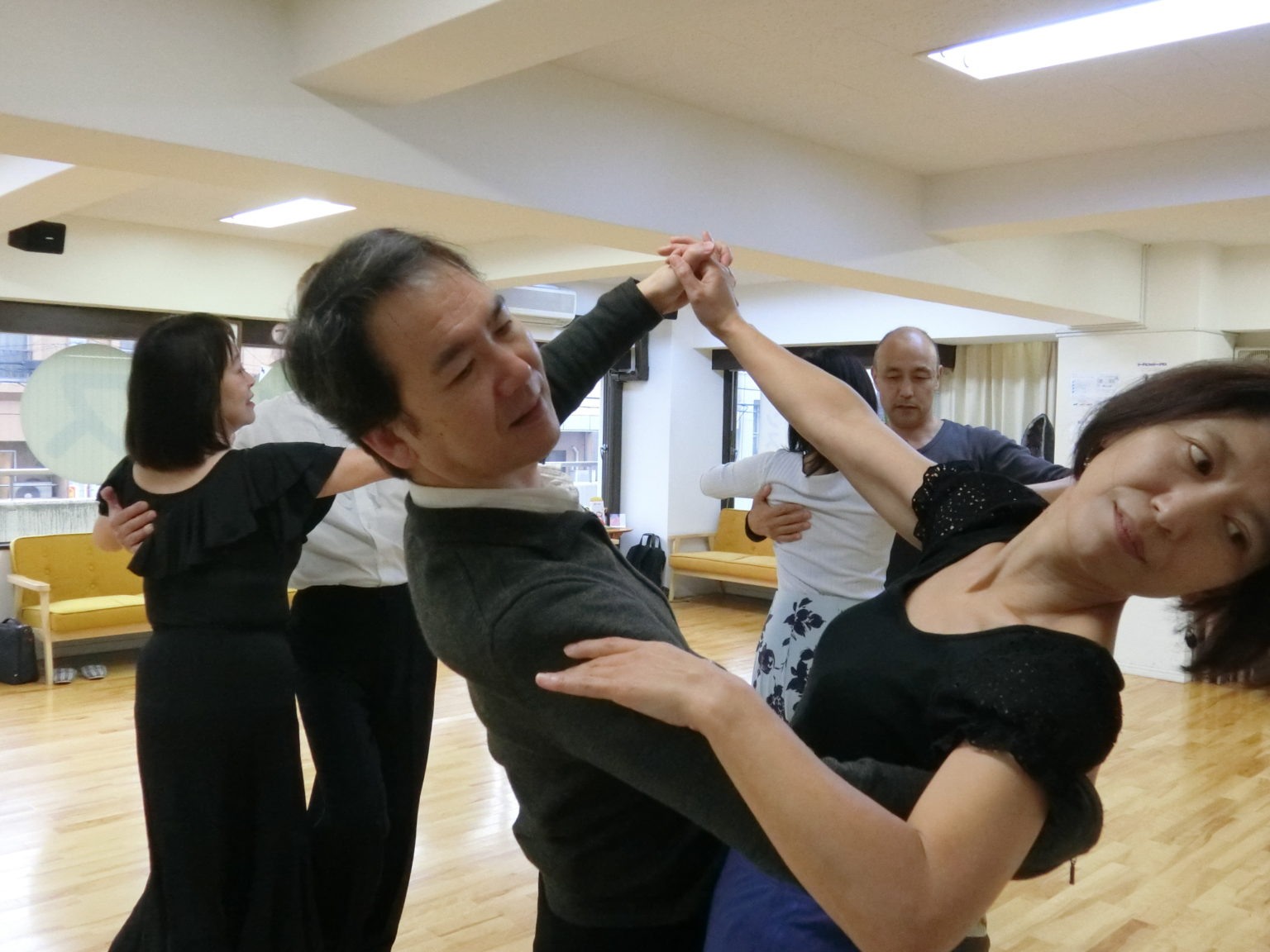 困った… 東京の社交ダンス教室『山岡ダンススクール』