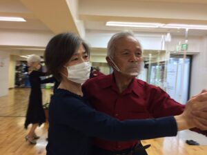 東京の社交ダンス教室・レッスンの様子
