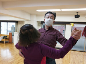 東京・吉祥寺の社交ダンス教室・生徒（武蔵野市吉祥寺Mさん）のポーズ
