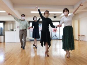 東京・吉祥寺の社交ダンス教室　山岡ダンススクールの生徒たち（ルンバのニューヨーク）