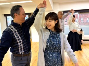 東京の社交ダンススクール初心者・入門クラスの様子