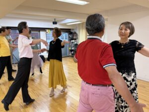 社交ダンス入門クラス体験レッスンの様子